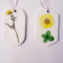 Load image into Gallery viewer, Natural Scented Wax Sachets - CVA Products
